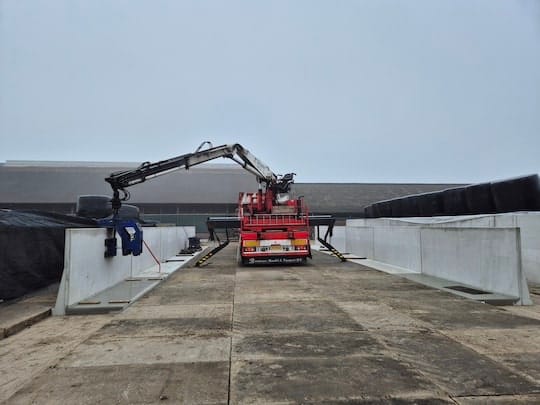 Bemutrans vrachtwagen kraan keerwanden